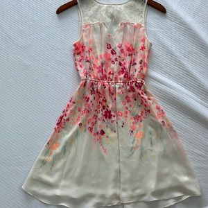 Candies junior size XS, cream & pink floral, sleeveless, lace trim on the top